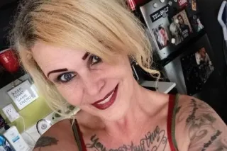 $20 off all services til noon!... - Image 2