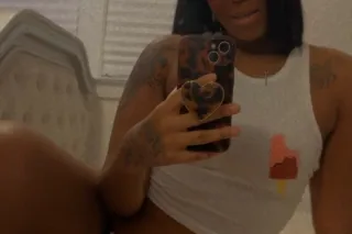 Vanessa The Vixxen 🧁 - 30 - Image 4