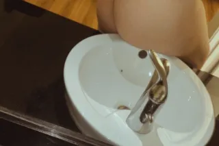 Available now - 21 - Image 3