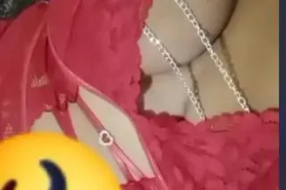 Lil booty bitch - Image 1