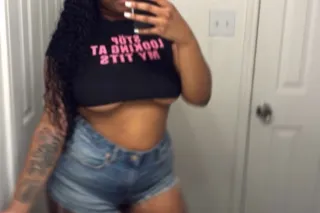 JUICY BOOTY | PRETTY TITTIES W/ GORGOUES FACE - Image 1