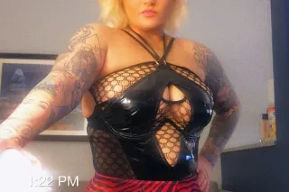 Its Hump Day 🐪 Massage & Milking Tables are Available. Mommy is waiting🤭😘 - Image 9